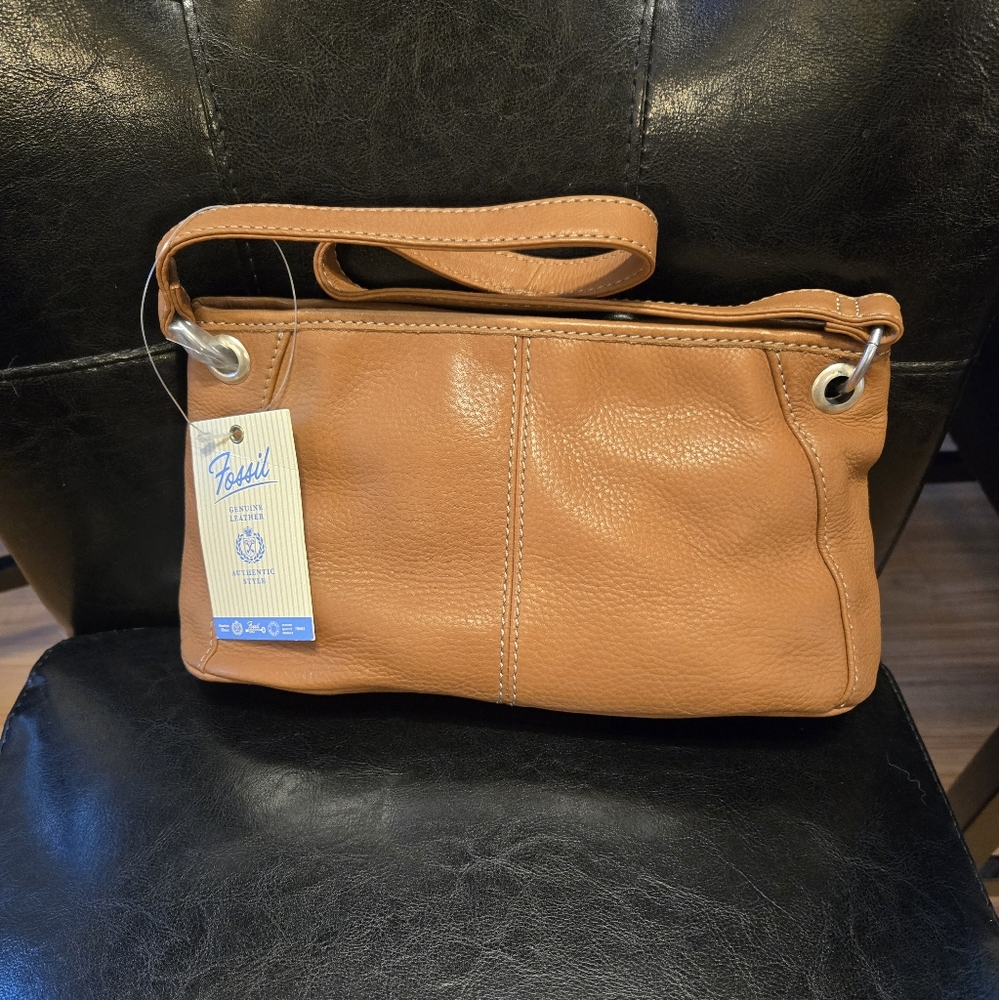 Vintage Fossil Tan Leather Bag with Timeless Design + Still Has Tags On